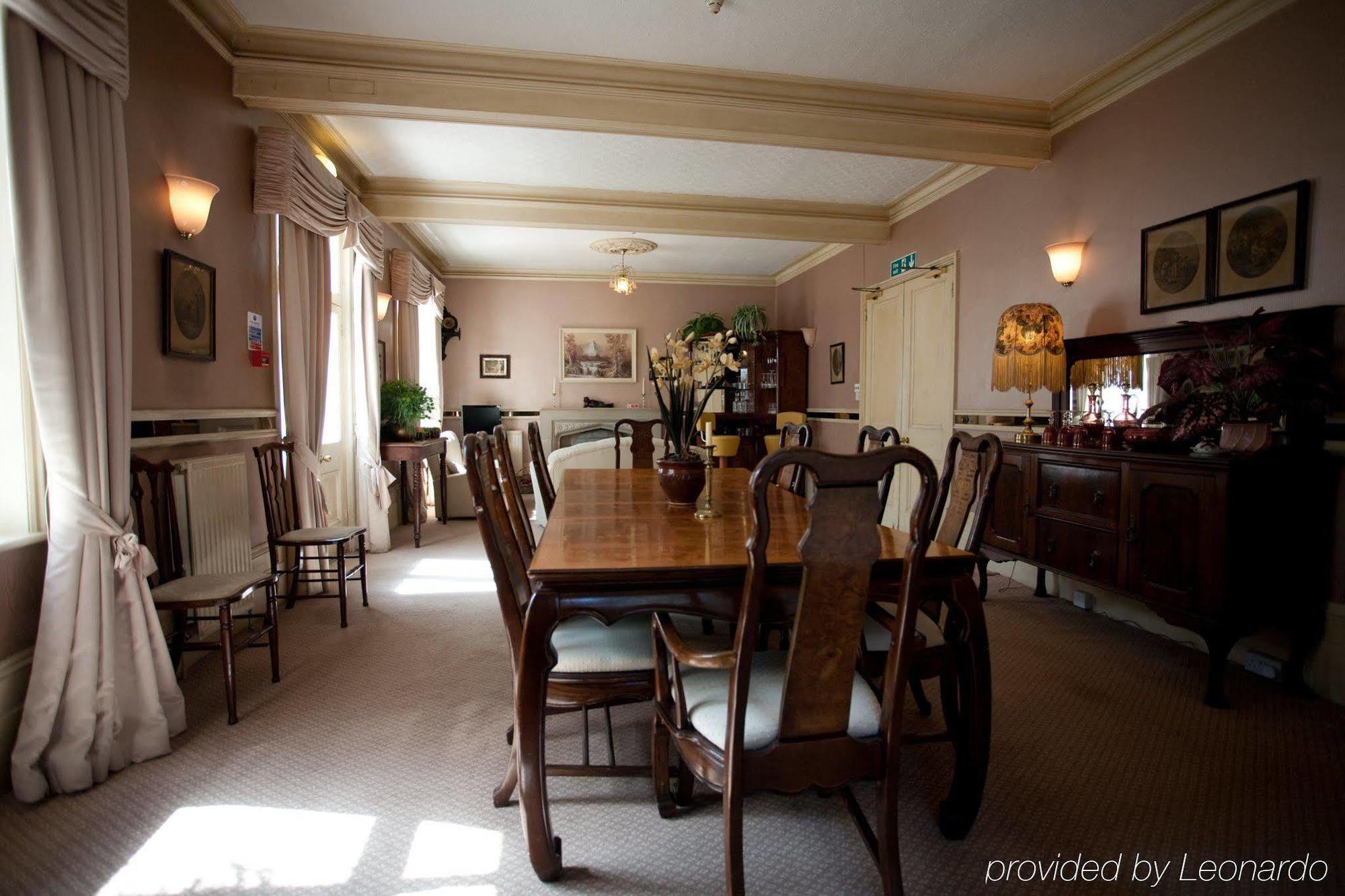 Fines Bayliwick Hotel Bracknell Eksteriør bilde
