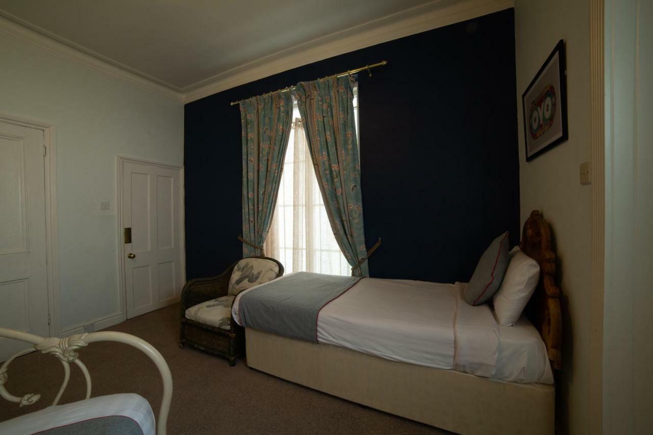 Fines Bayliwick Hotel Bracknell Eksteriør bilde