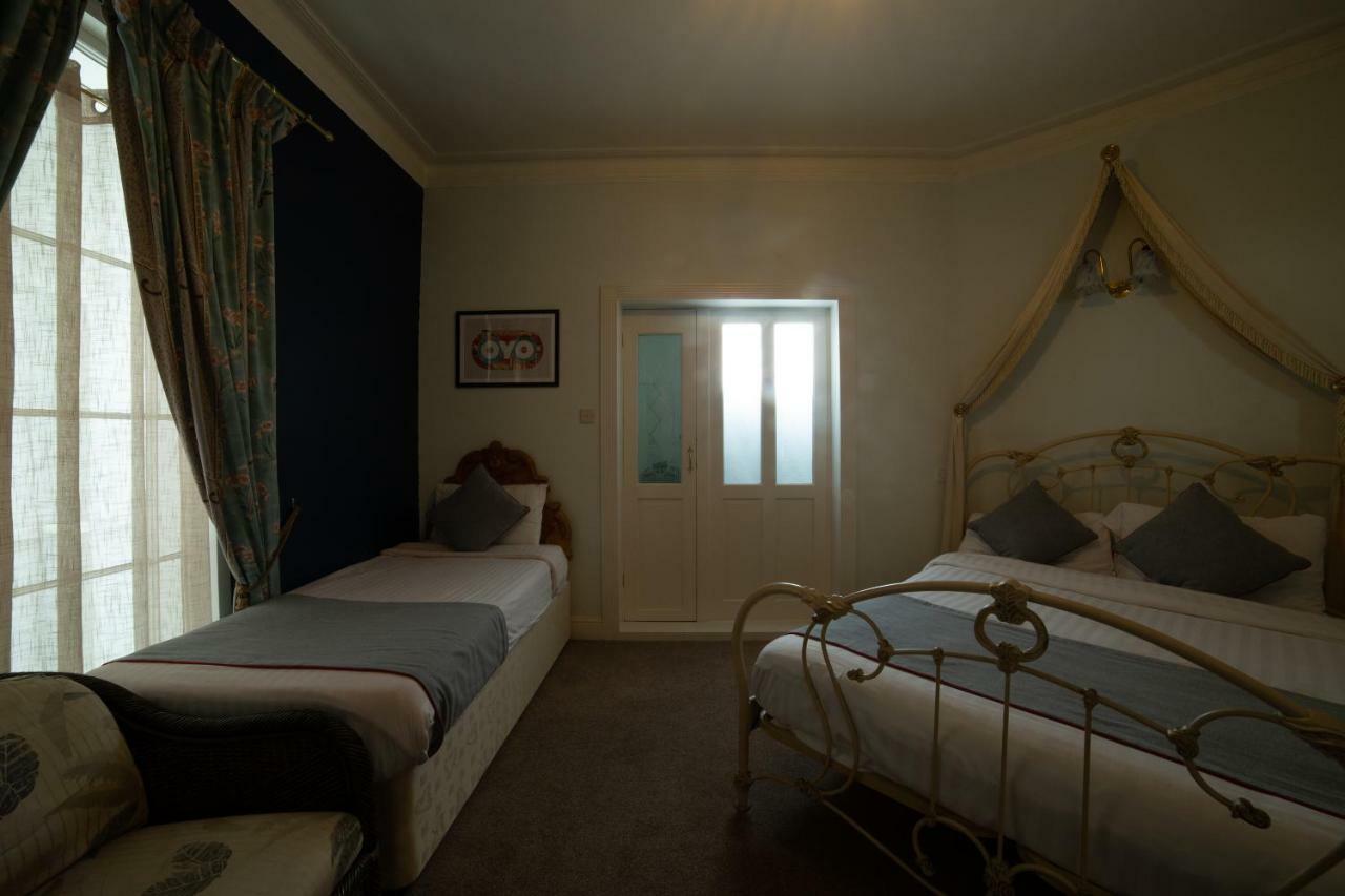 Fines Bayliwick Hotel Bracknell Eksteriør bilde