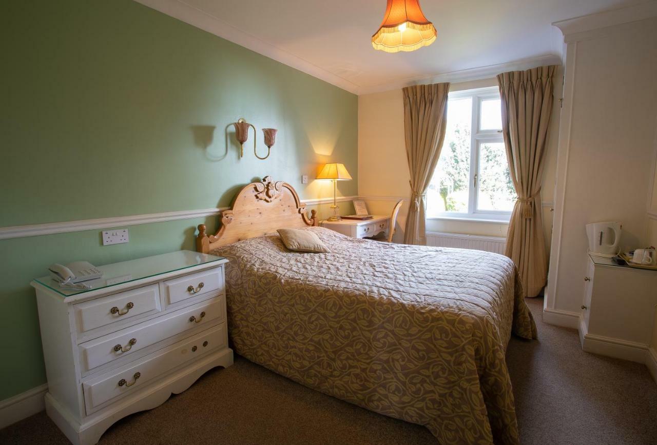 Fines Bayliwick Hotel Bracknell Eksteriør bilde
