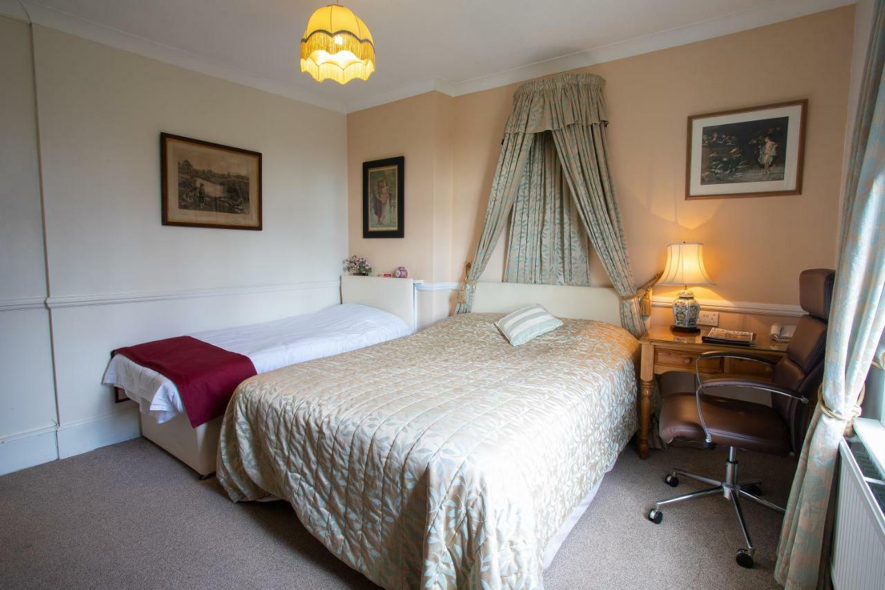Fines Bayliwick Hotel Bracknell Eksteriør bilde