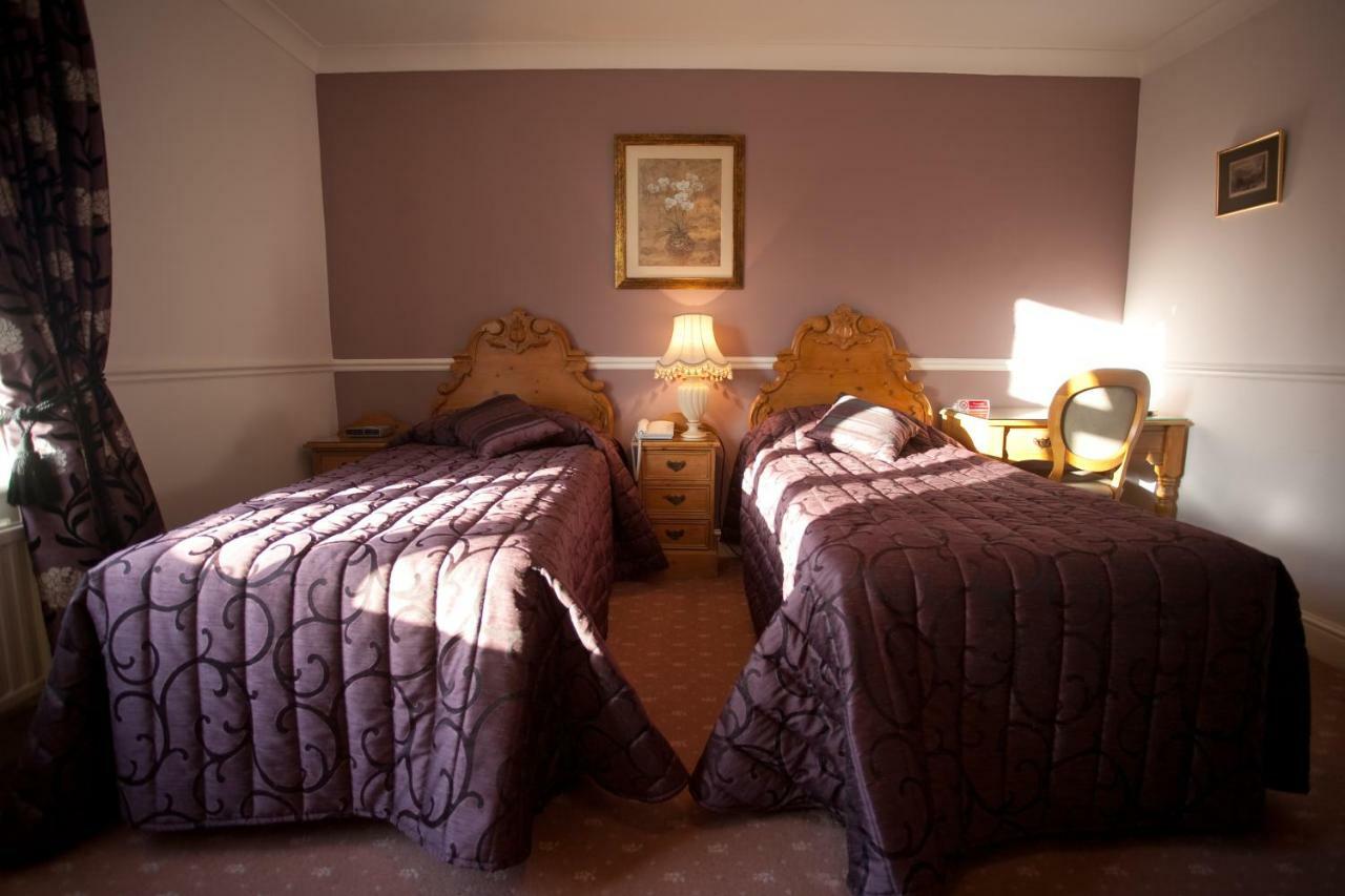 Fines Bayliwick Hotel Bracknell Eksteriør bilde