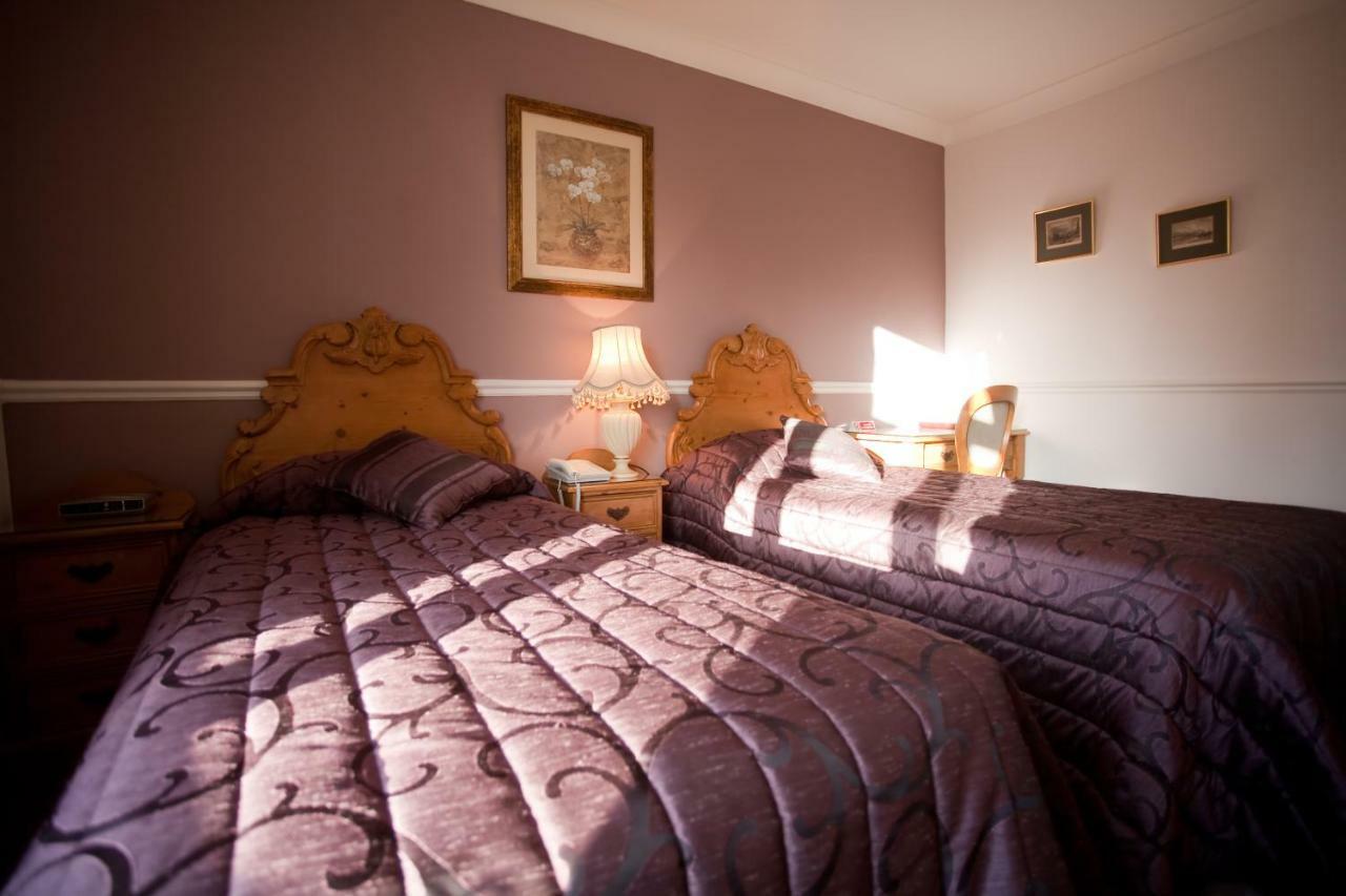 Fines Bayliwick Hotel Bracknell Eksteriør bilde