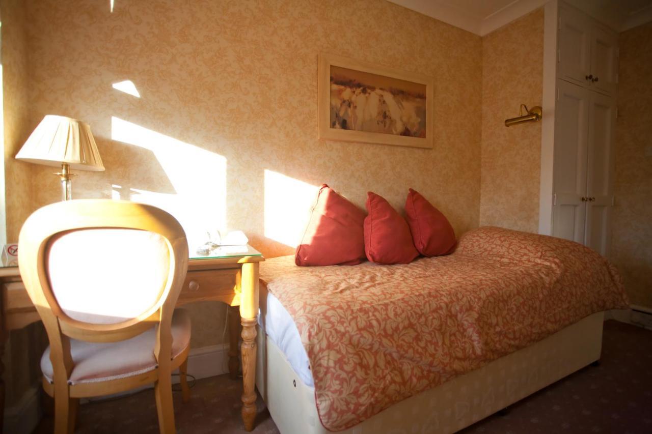 Fines Bayliwick Hotel Bracknell Eksteriør bilde